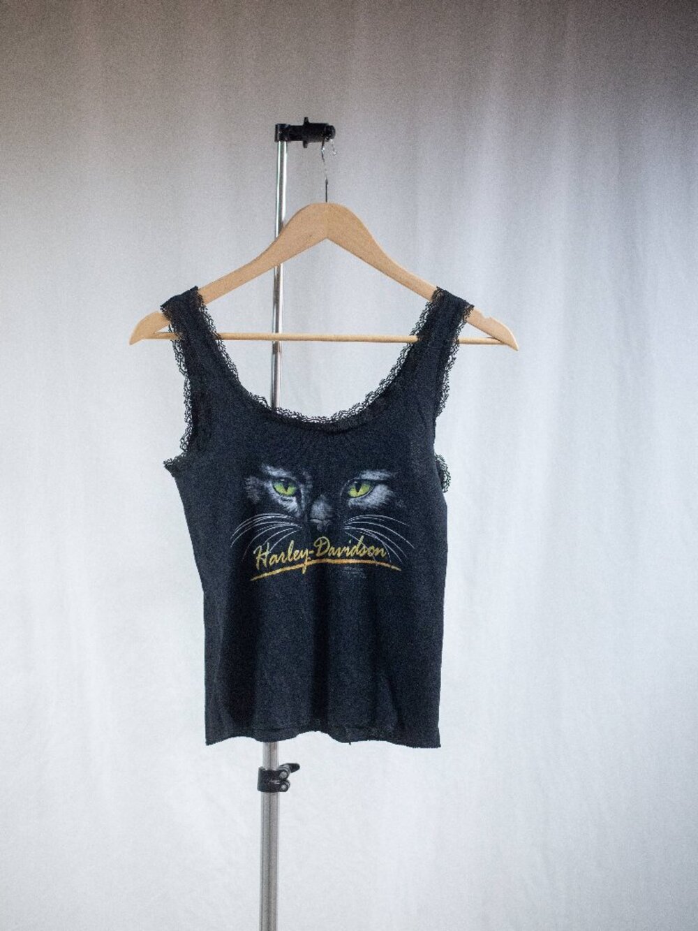 Vintage 1991 Harley-Davidson Black Tank with Cat Eyes Design
